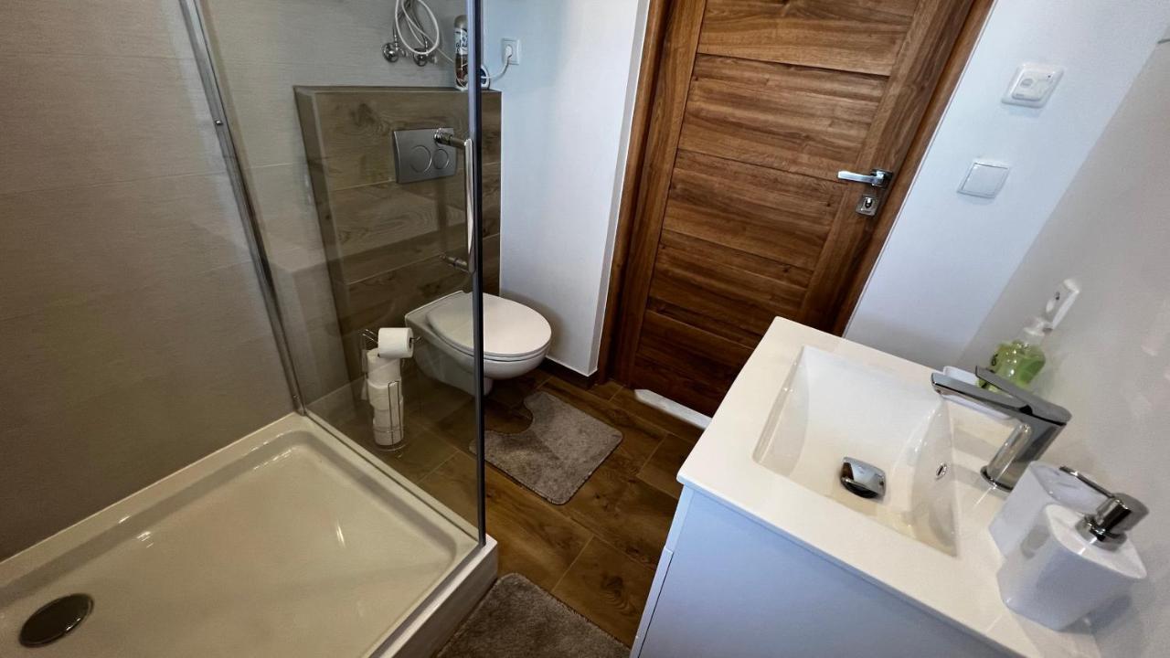 Styry Pory Roku Lägenhet Groń Exteriör bild